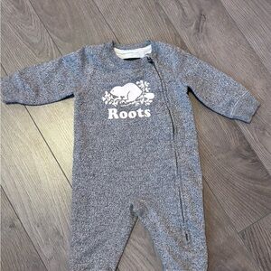Roots Gray Zippered Baby One-Piece Footie